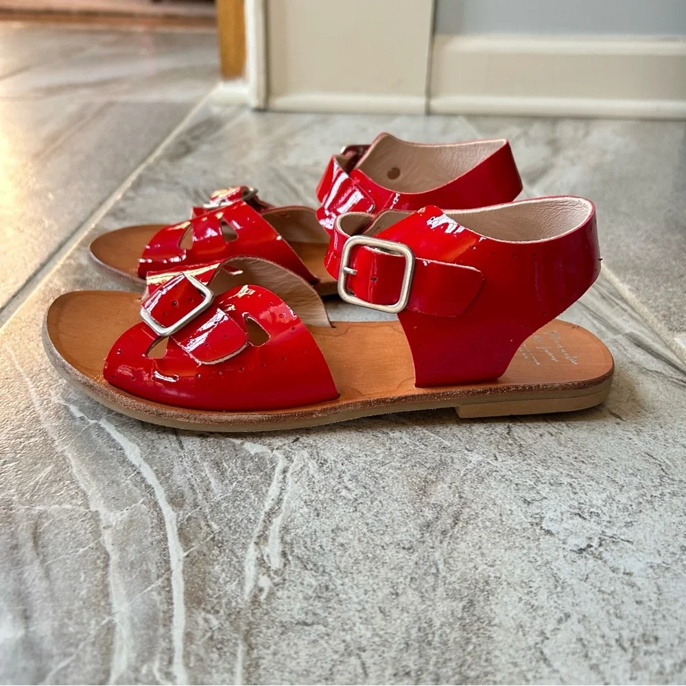 Manuela De Juan Red Patent leather Open Toe Buckle Sandals, Size 35 EU ( 3.5 US)